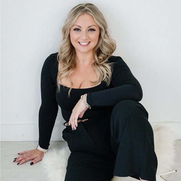 Meet your Posher, Julie - Picture 1 of 1